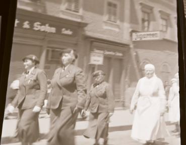 22  alte Negative - Festumzug , Stahlhelmbund, Hakenkreuzfahnen, Umgebung Grafenau